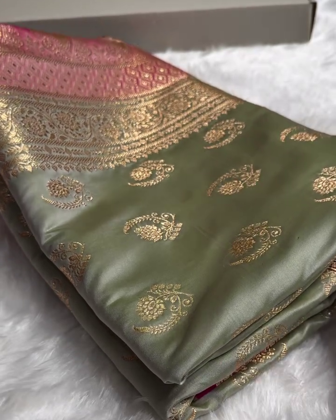 Green Katan Silk Saree with Zari Boota and Pink Border – NISWARTH