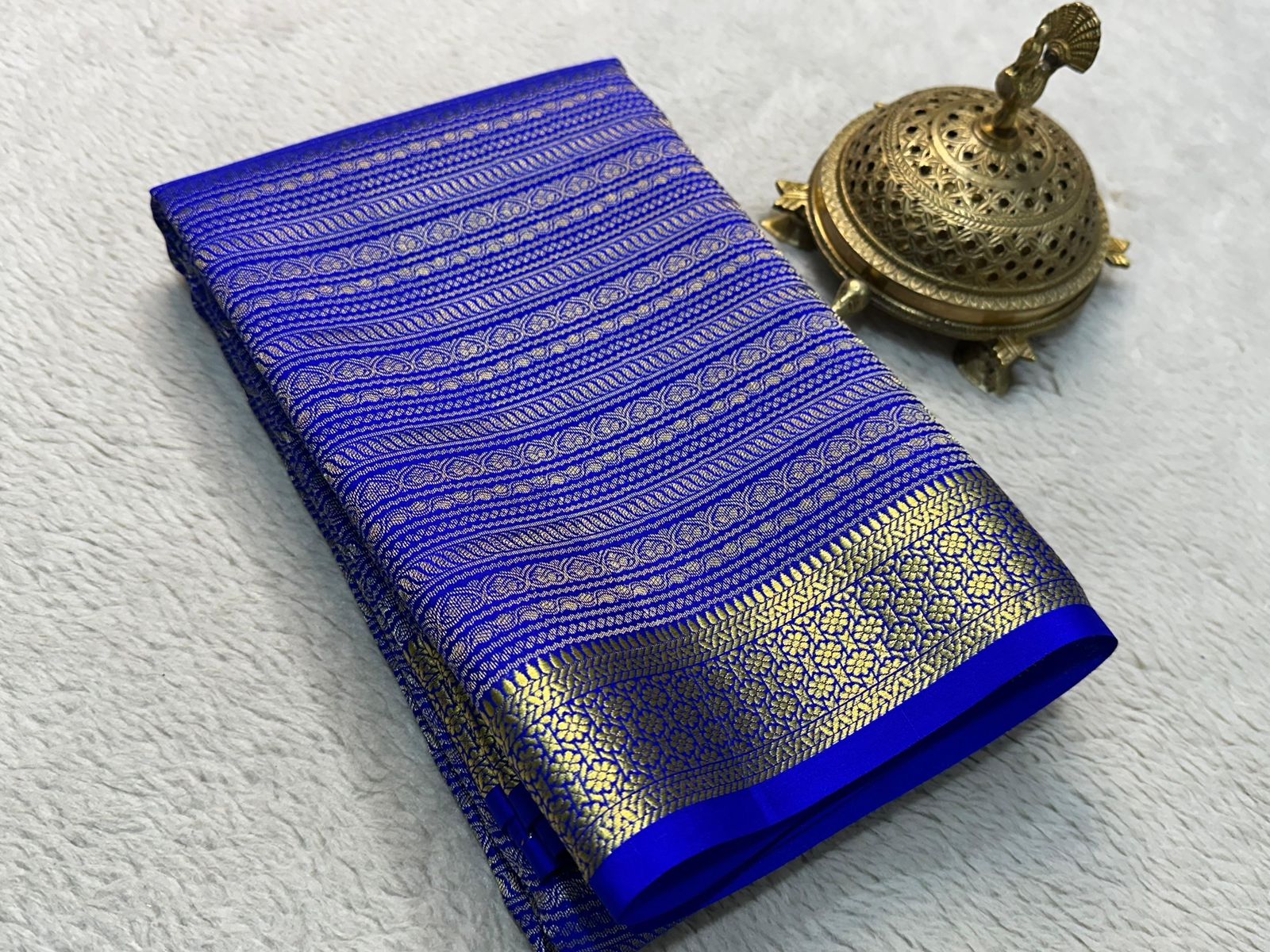 Radiate Royalty: Luxurious Silk Brocade Saree with Opulent Gold & Silver Zari