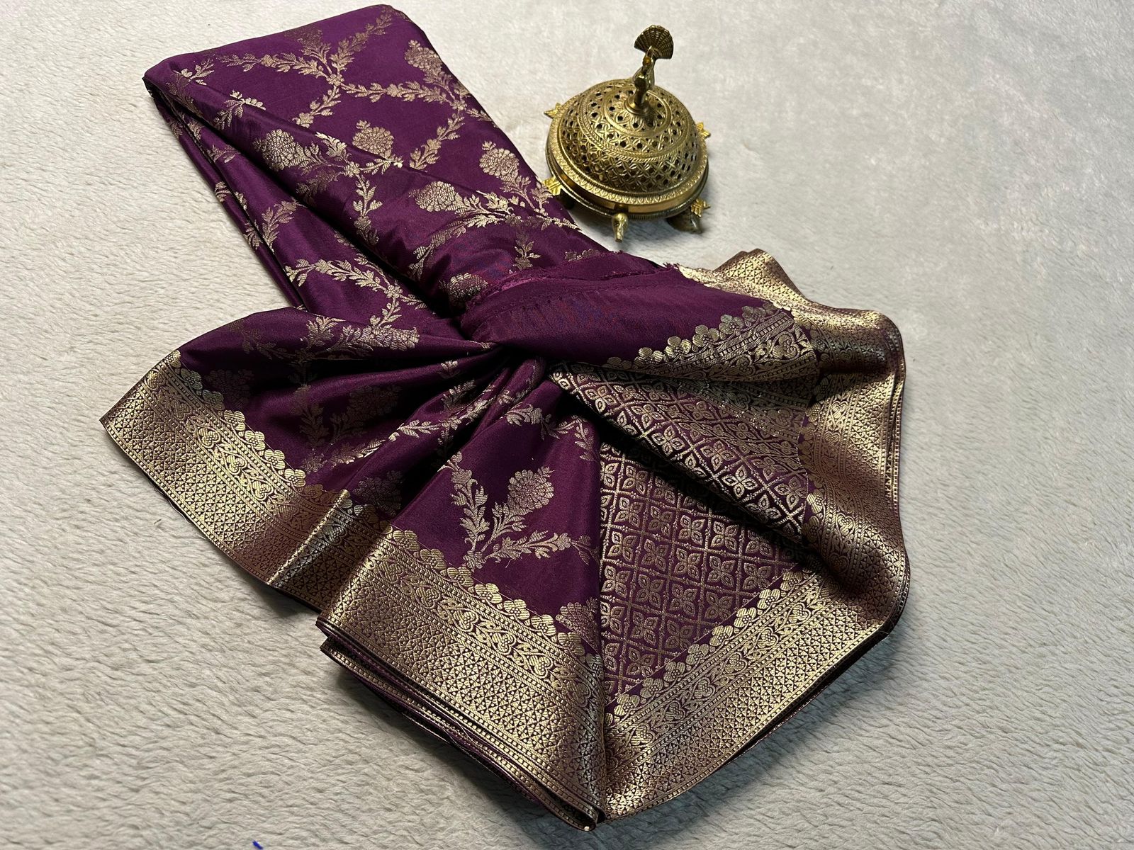 Embrace Luxury: Silk Brocade Saree Adorned with Lavish Gold & Silver Zari